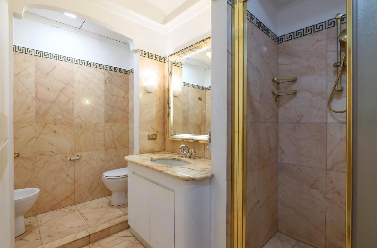 Luxury Galleria Apt - Milan Duomo Esterno foto
